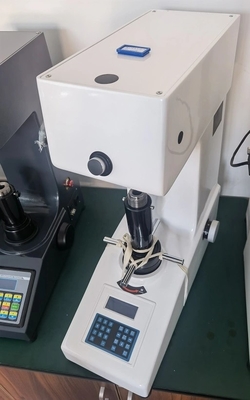 Duromètre micro d'OEM Vickers Digital, appareil de contrôle manuel de dureté de Vickers de tourelle