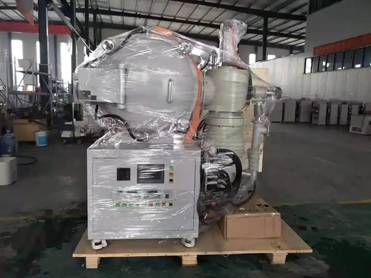 Un four de vide utilisé dans une usine pour des pièces en métal d'agglomération à température élevée