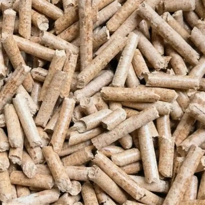 Le bois de pin favorable à l'environnement de biomasse de combustible solide granule 4600-5100Kcal/Kg