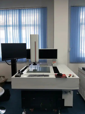 Le micro-ordinateur a commandé la machine visuelle de la mesure 3D utilisée pour le laboratoire