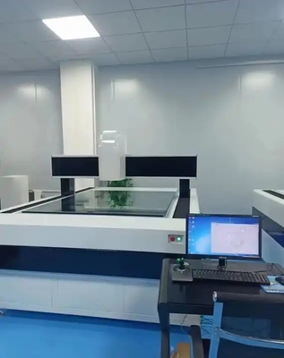Le système de mesure visuel d'automate CMM optique est employé dans l'industrie médicale